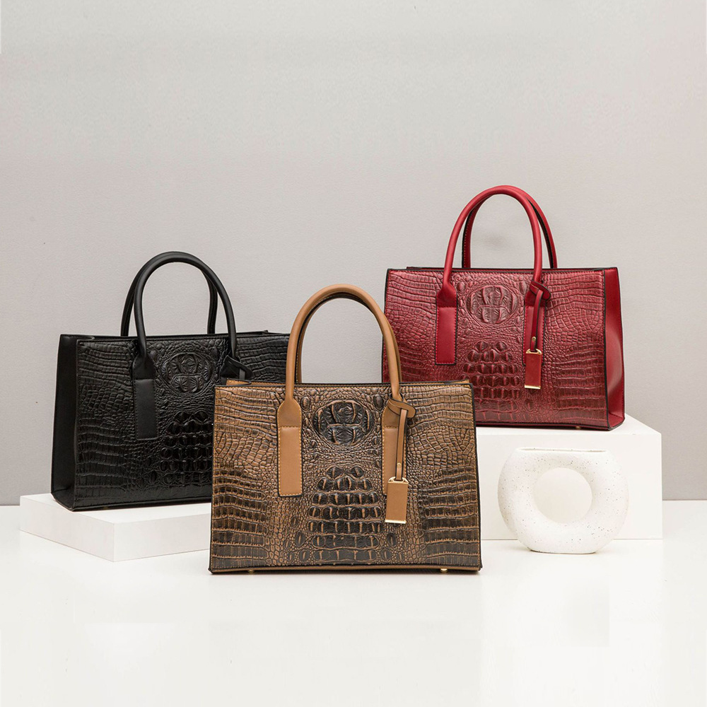 Ladies Vintage Crocodile Handbag  A7