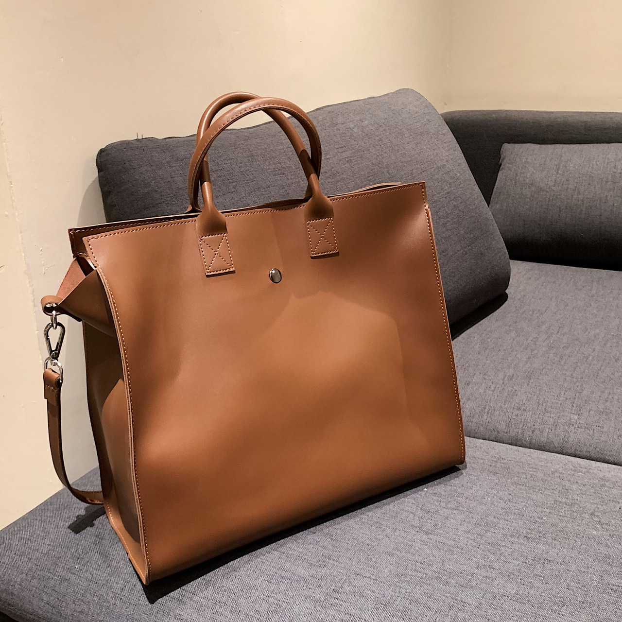 Simple Commuter Pu Ladies Shoulder Bag A2