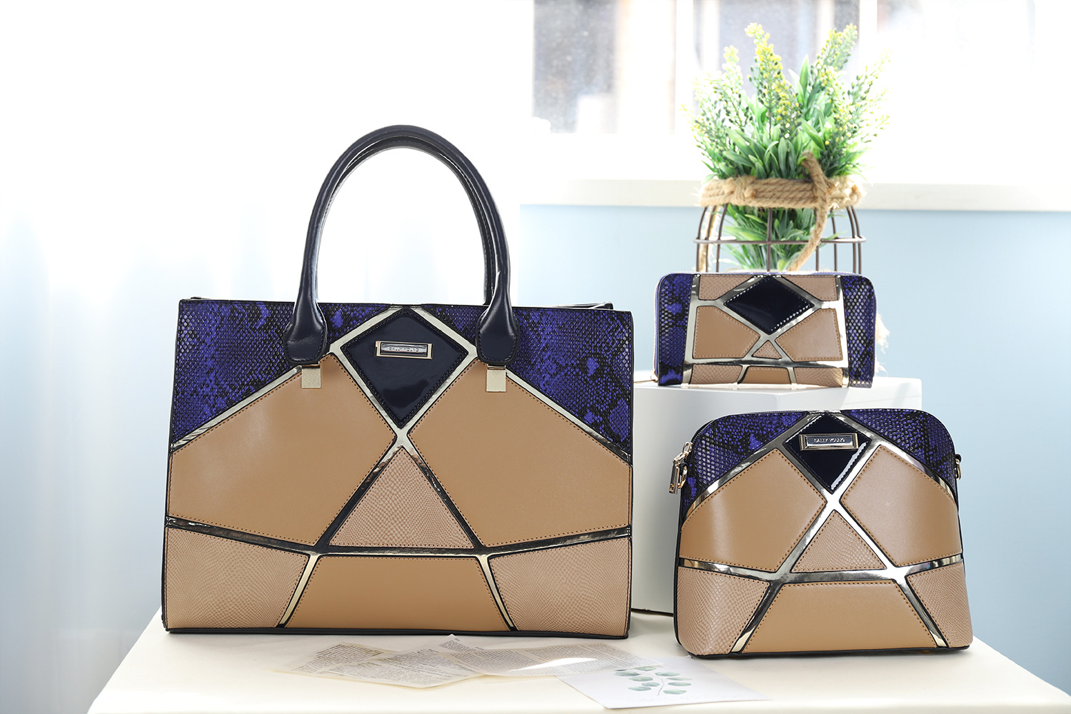 Trend Stitching Large Capacity Handbag  A4