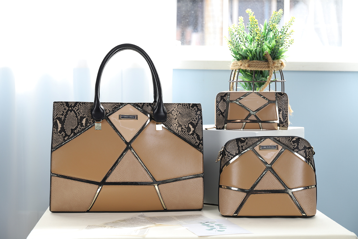 Trend Stitching Large Capacity Handbag  A4