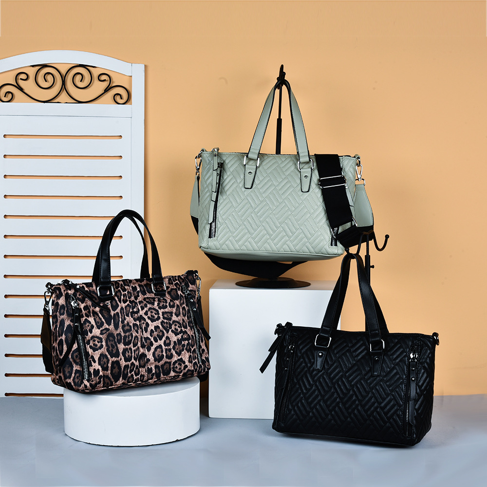 Waterproof Gym Bag Large Capacity Underarm Bag  A16