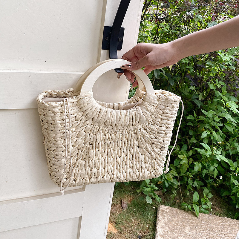 Niche Fresh Straw Handbag  A26