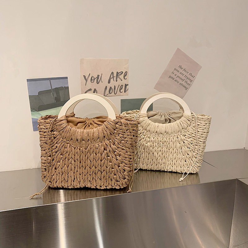 Niche Fresh Straw Handbag  A26
