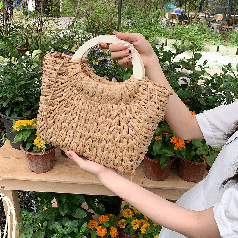 Niche Fresh Straw Handbag  A26