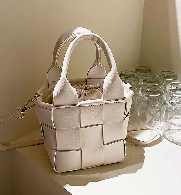 Retro Hand Basket Girl Bag A32