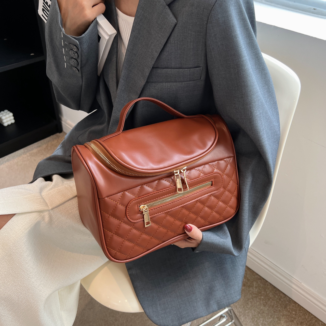 Durable and Comfortable Travel Portable Handbag A44