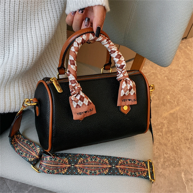 Vintage Pillow Bag A51