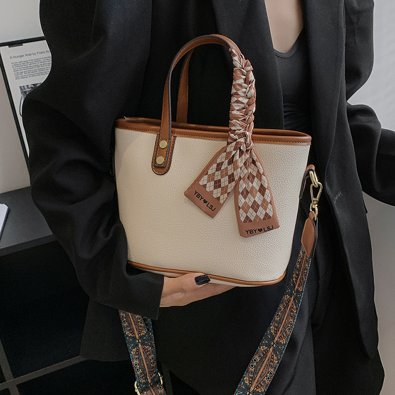 Women's Retro Ribbon Handbag A52