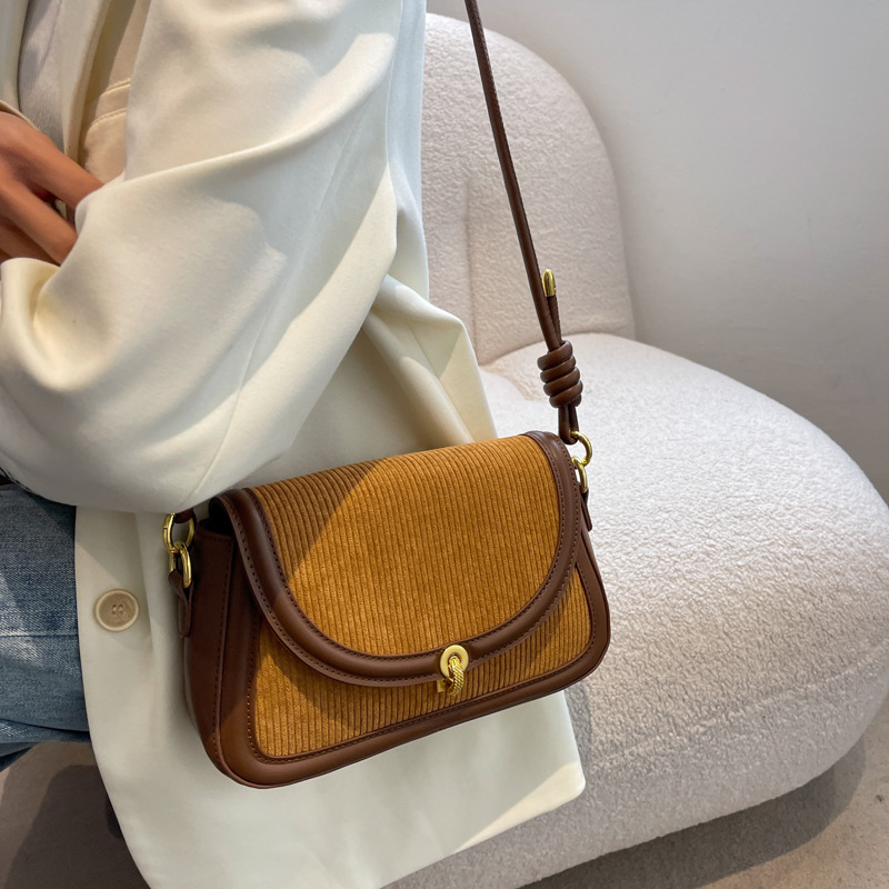 Casual Texture Messenger Niche Saddle Bag A73