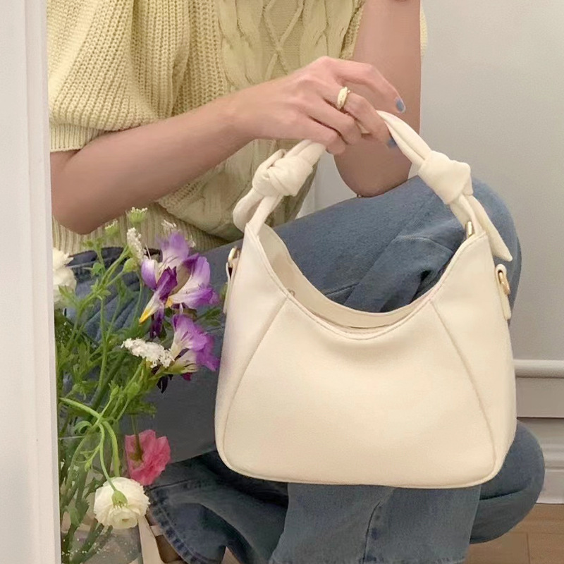 French Simple Messenger Dumpling Bag A80