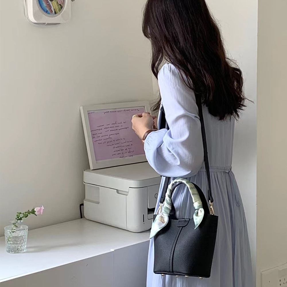 Portable Solid Color French Bucket Bag A68