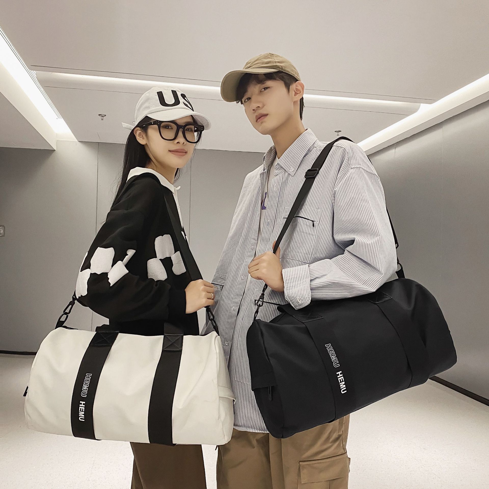 Men's and Women's Waterproof Sports Bag Swimming Bag A95